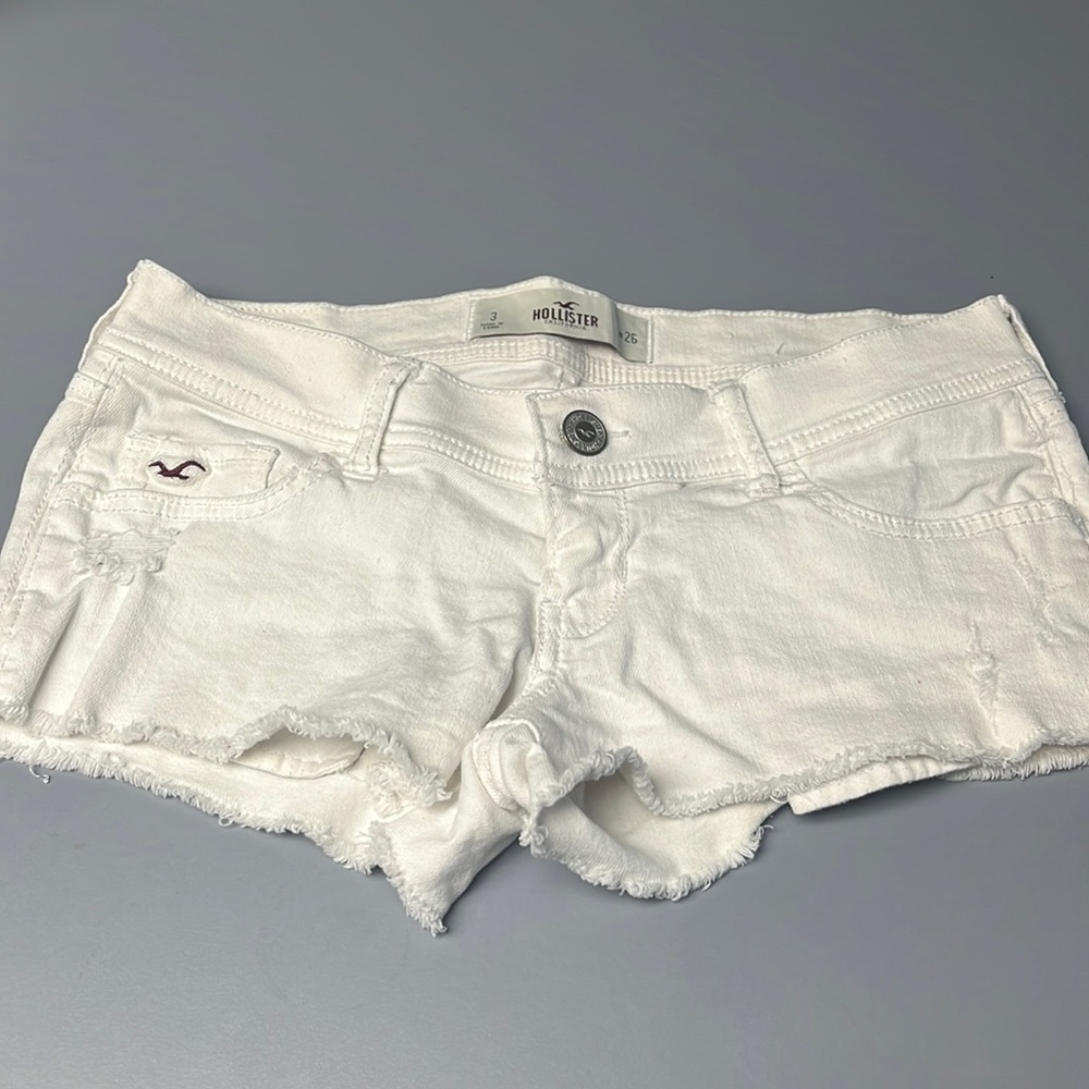 Hollister shorts, bright white, size 3 (26)